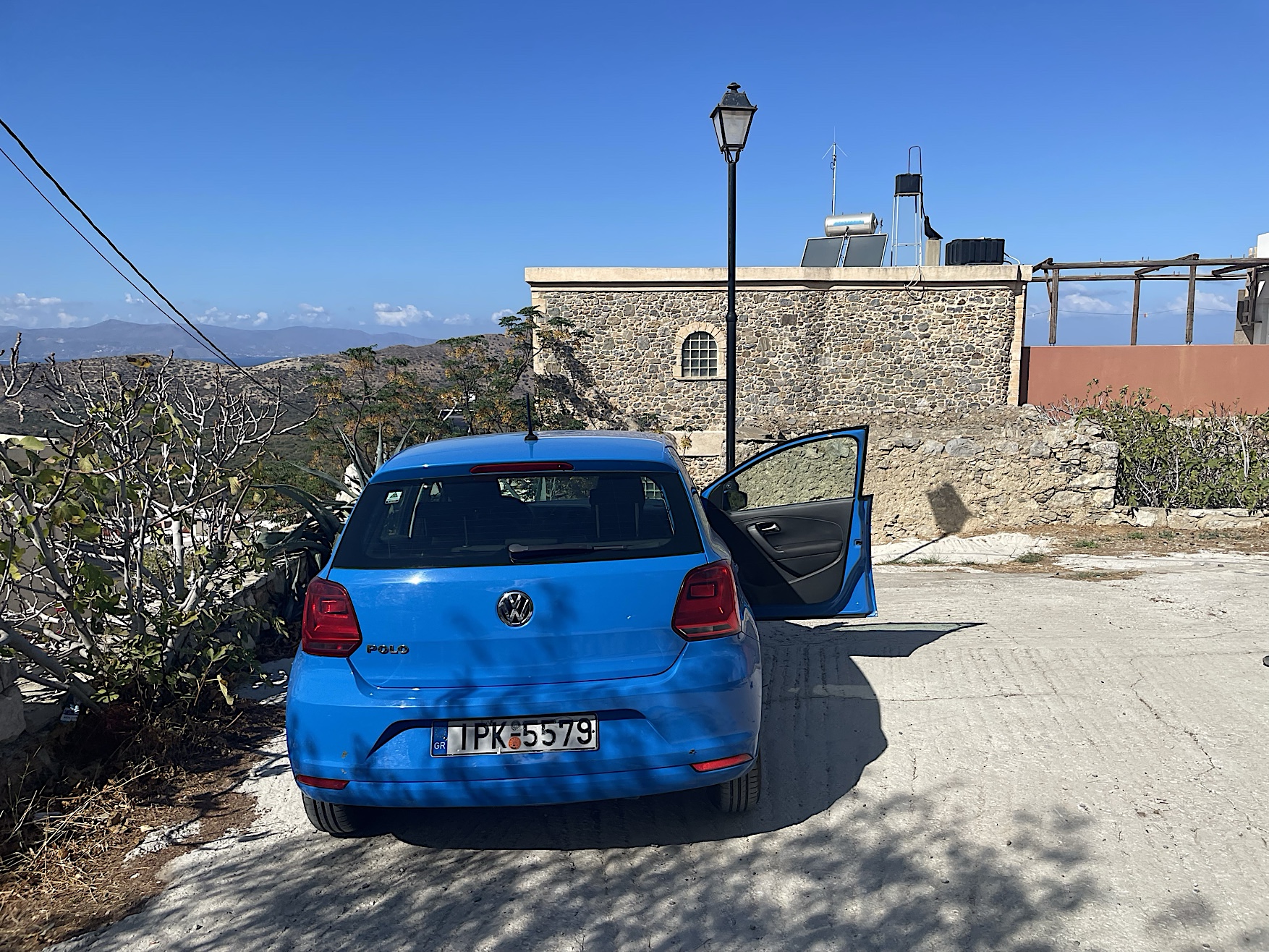 In Kavousi, we shared the parking lot next to the apothiki of the 1990s excavations.