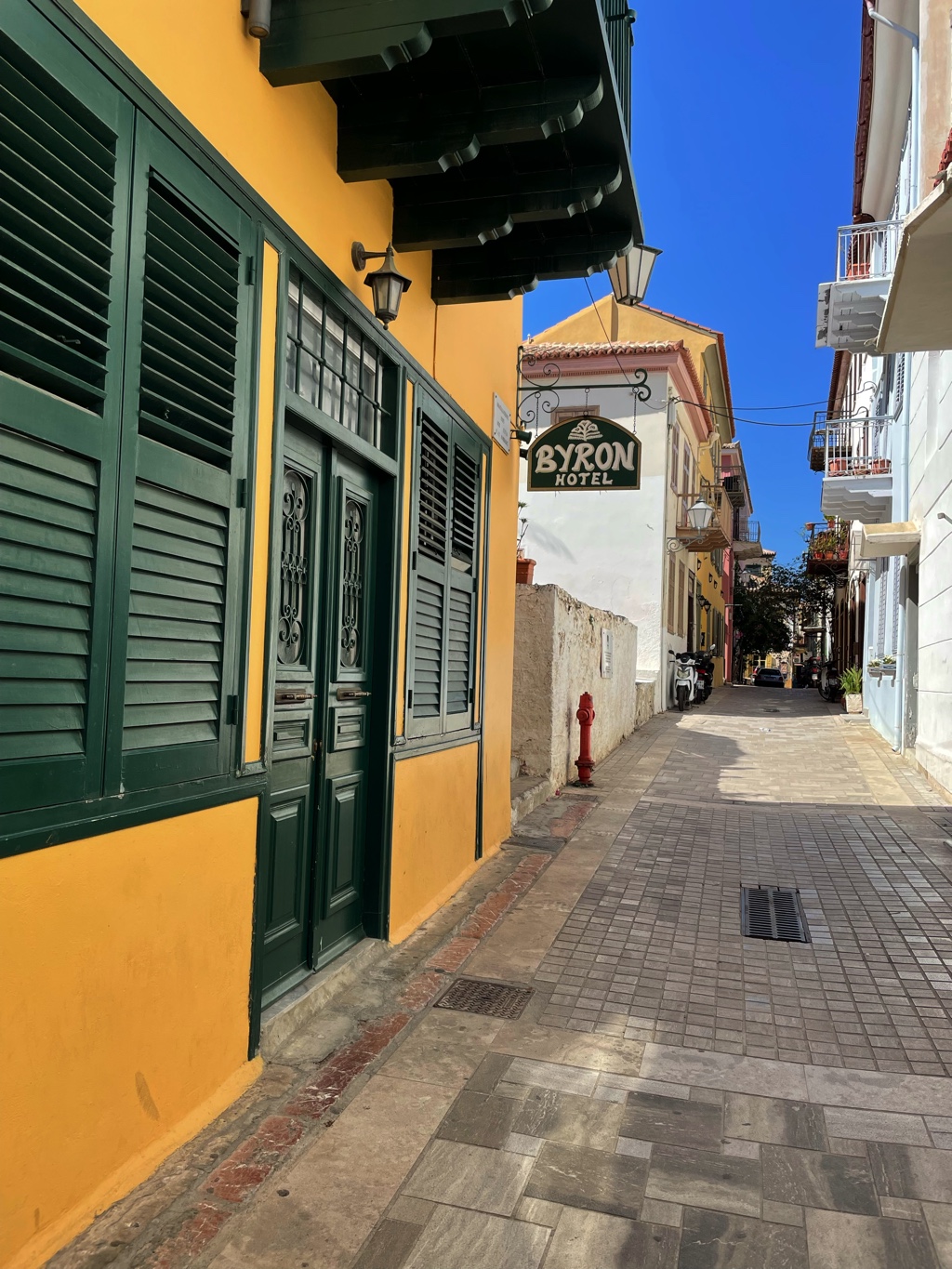 Lord Byron died fighting for Greece during its war of independence.