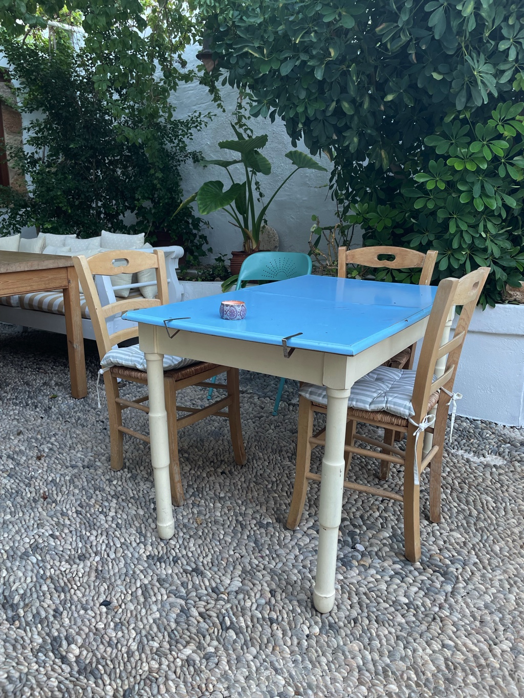 Breakfast served here.