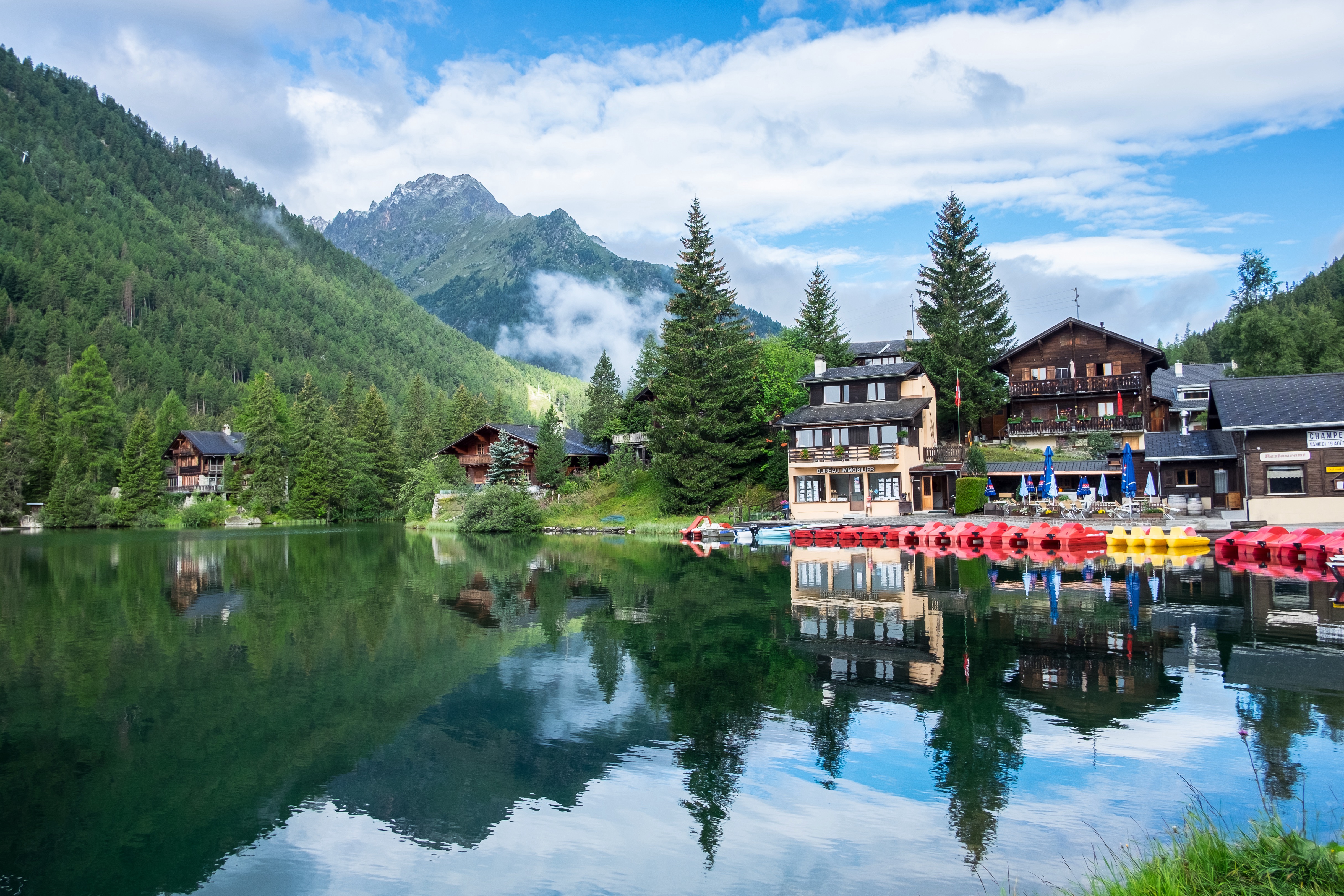 Sunny morning in Champex-lac