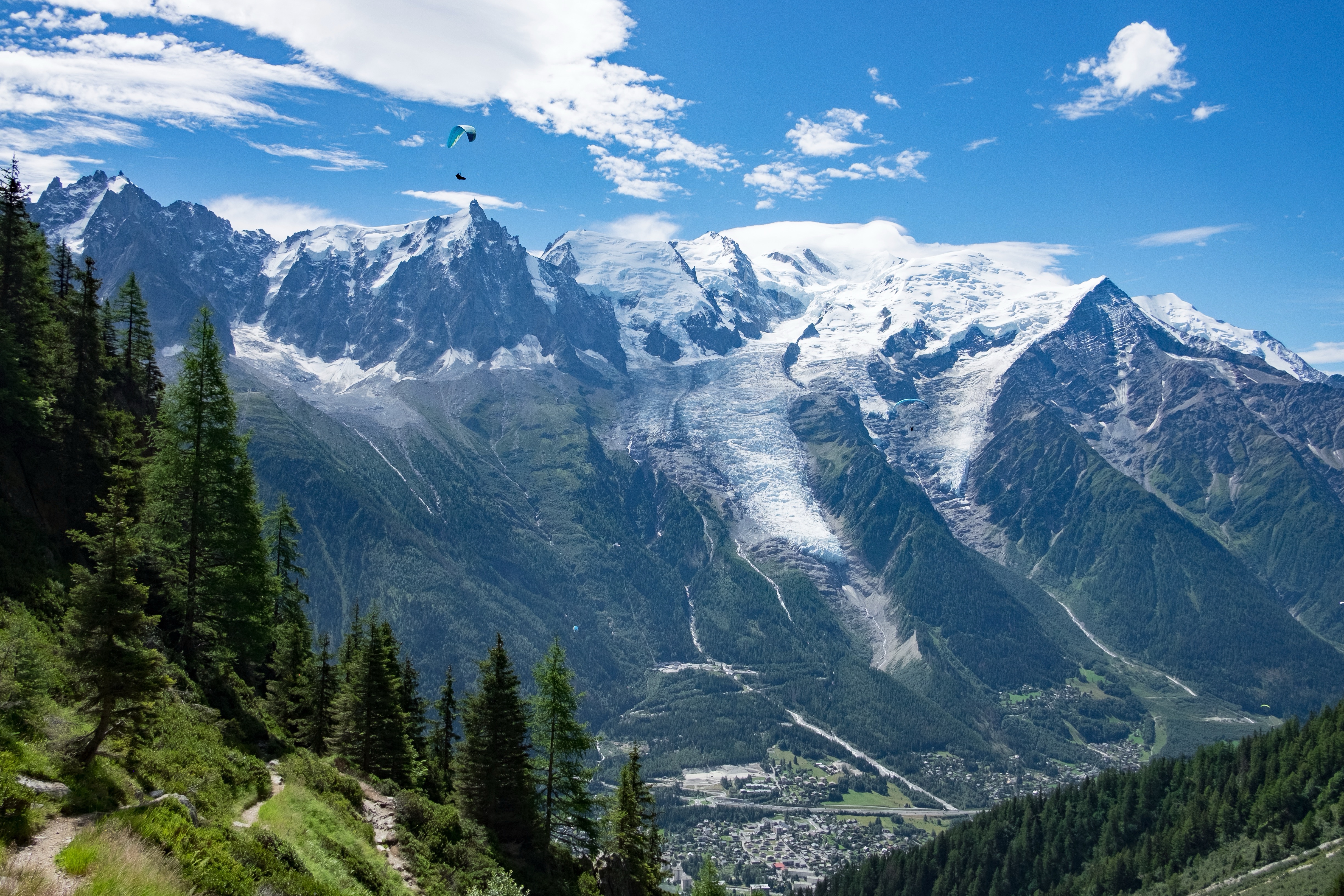 There were great views of parapenters.