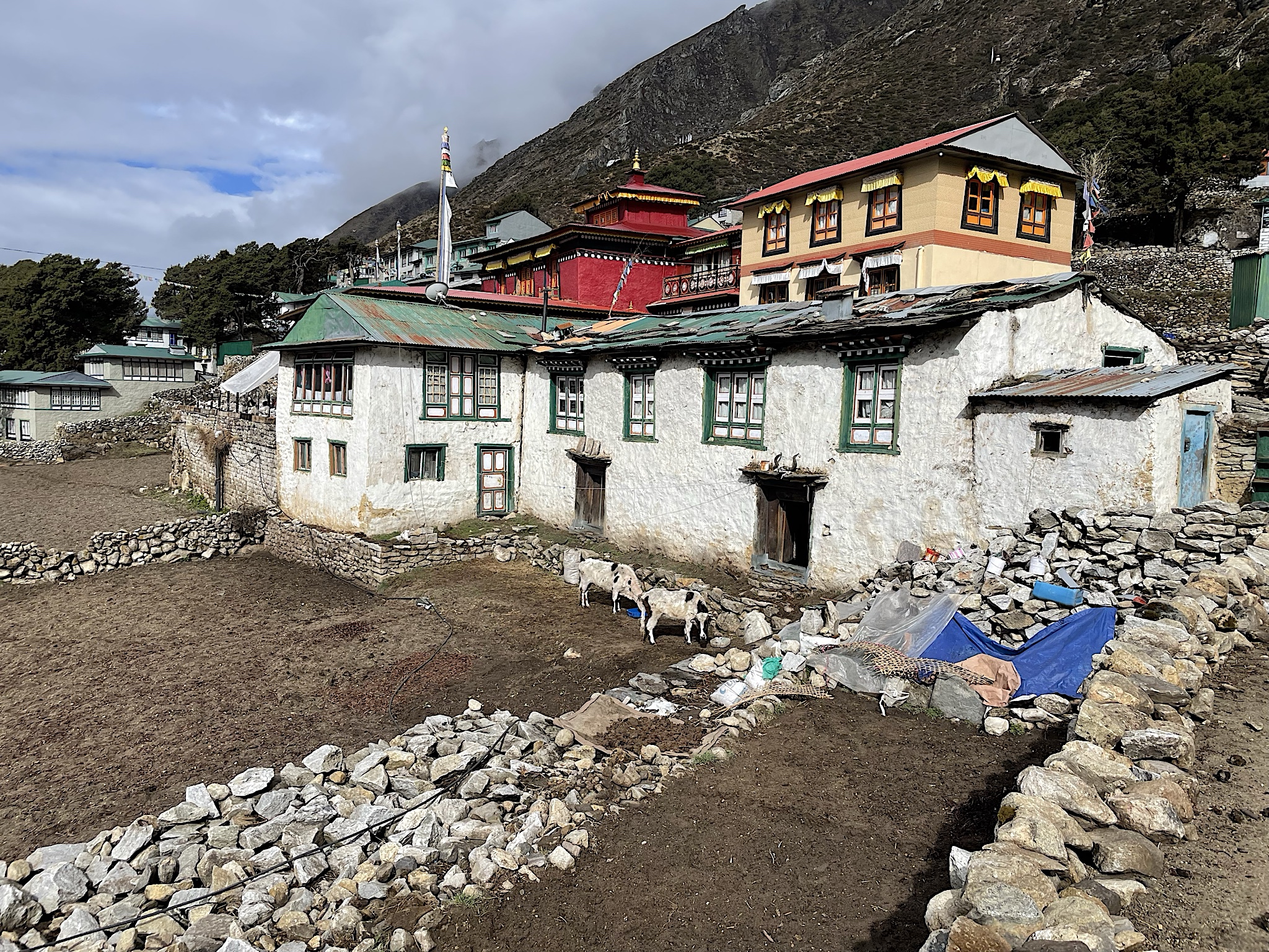 Leaving Pangboche